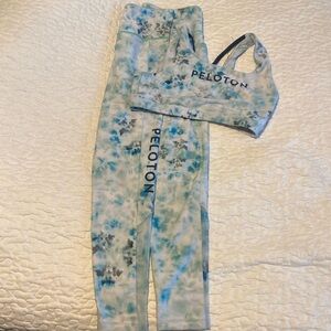 Peloton activewear, set sports bra and  leggings